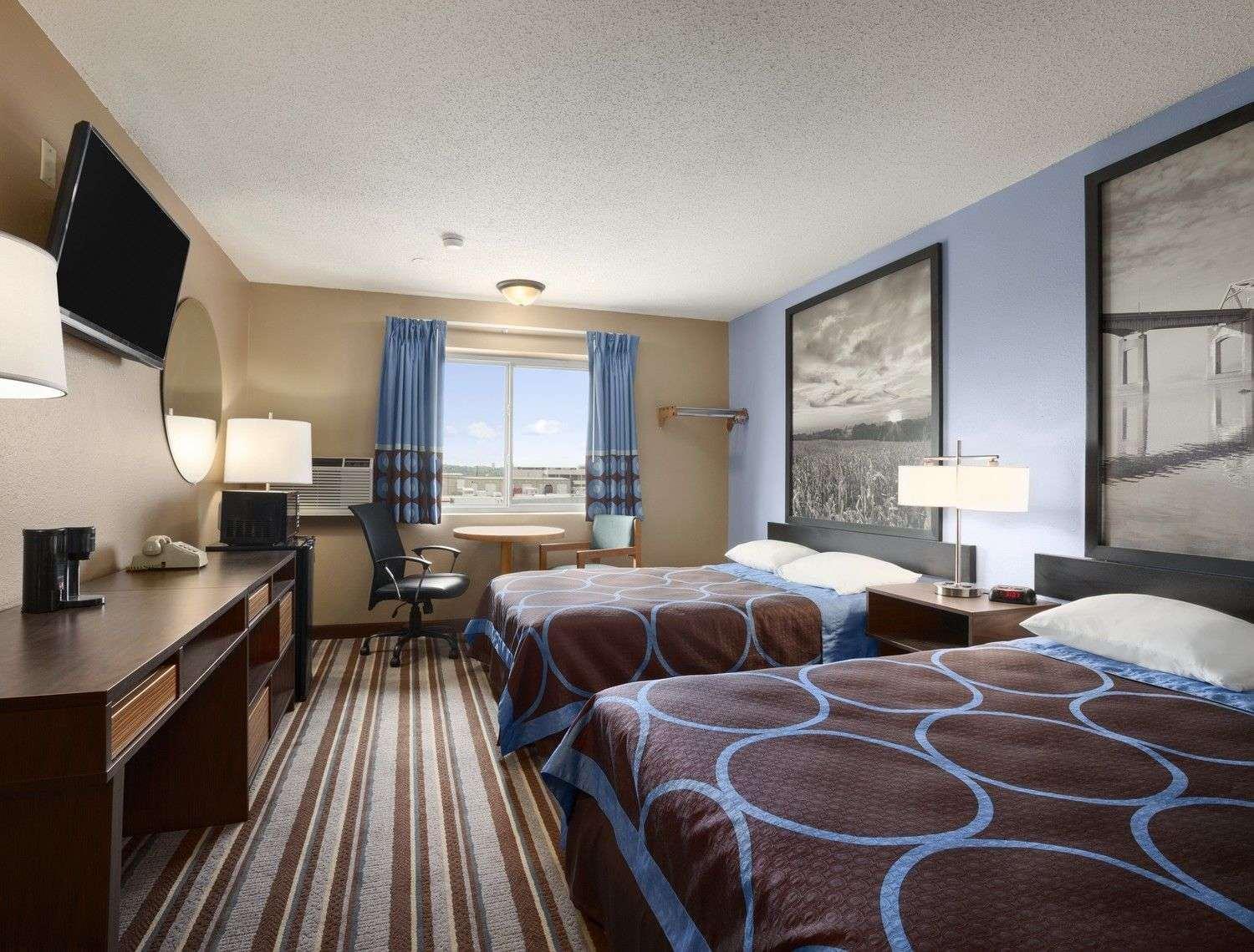 Super 8 By Wyndham Ia Omaha Ne Area Motel