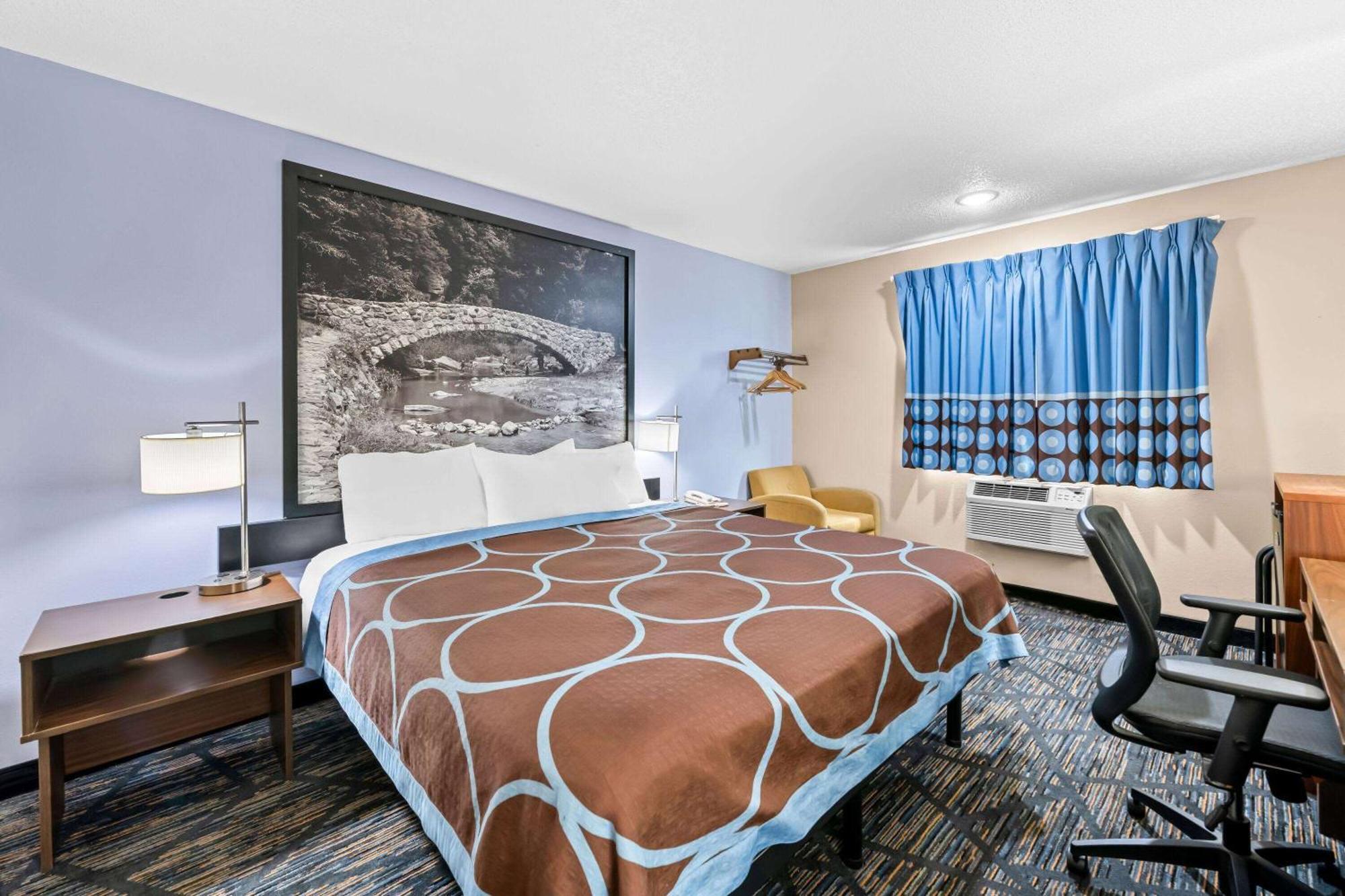 Super 8 By Wyndham Ia Omaha Ne Area Motel