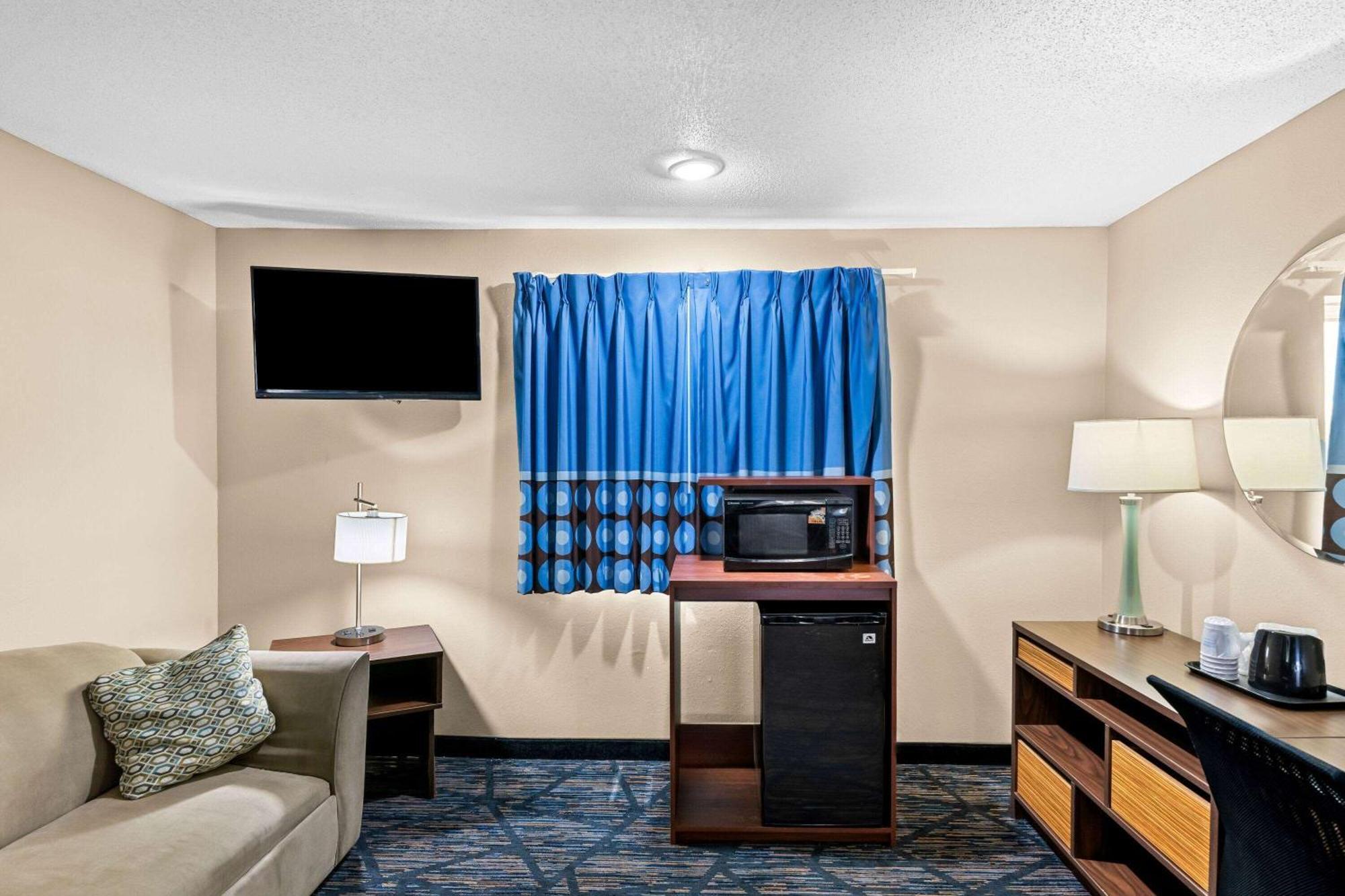 Motel Super 8 By Wyndham Ia Omaha Ne Area Council Bluffs