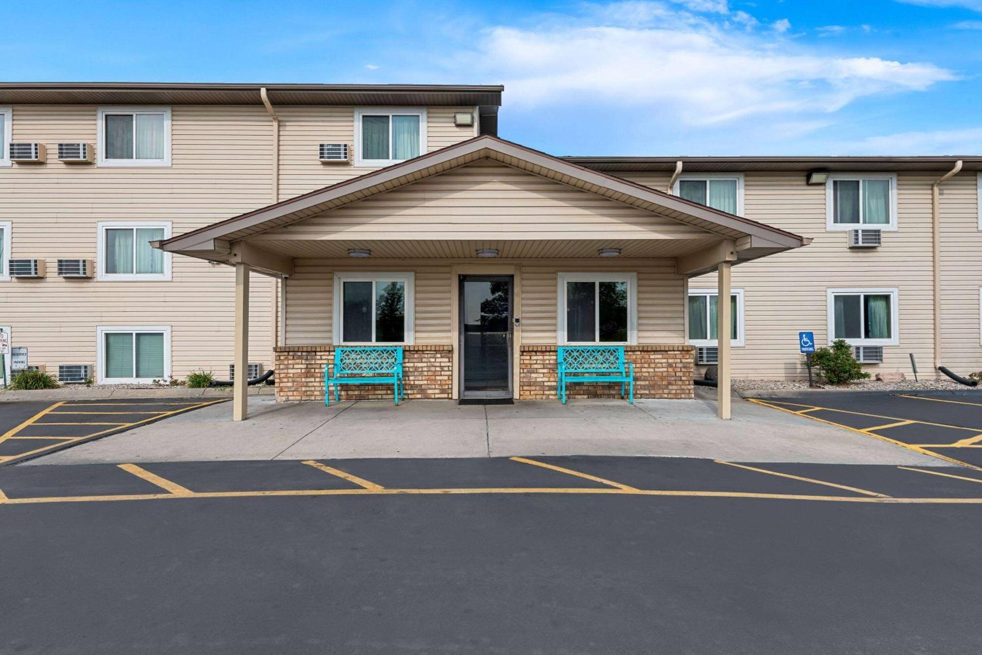 Super 8 By Wyndham Ia Omaha Ne Area Motel Council Bluffs